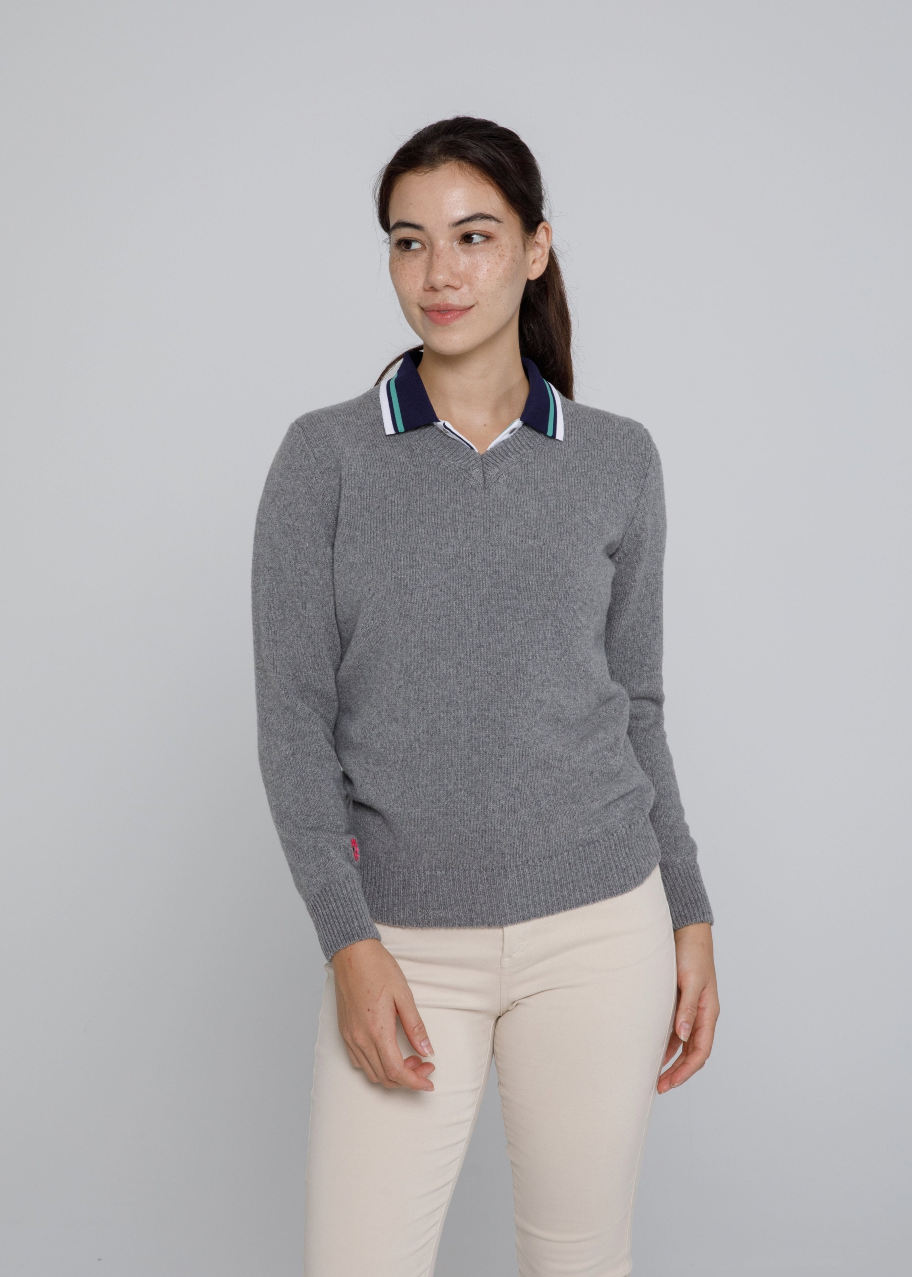 The Cashmere V-Neck For Women – Heathlander